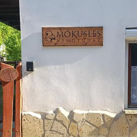 Mokusles Vendeghaz Apartment Haromhuta Exterior photo